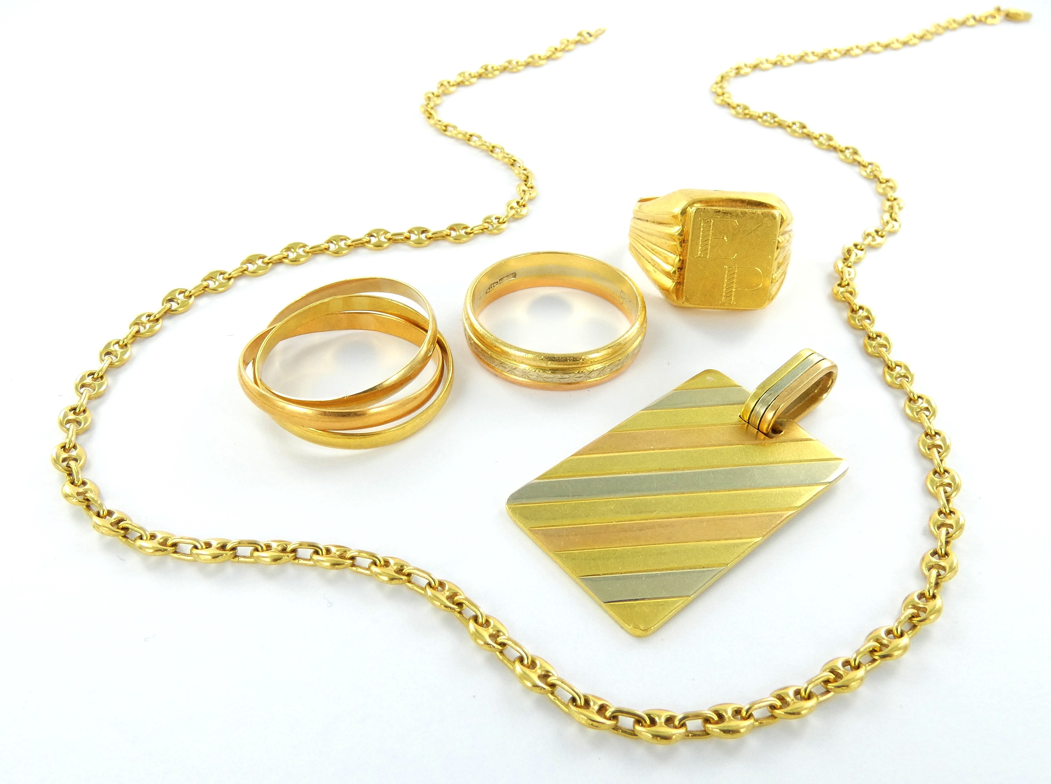 Lot 1 — 1 Chevalière Or 750 mil. Non poinçonnée, dégradée, T 60, 8.9