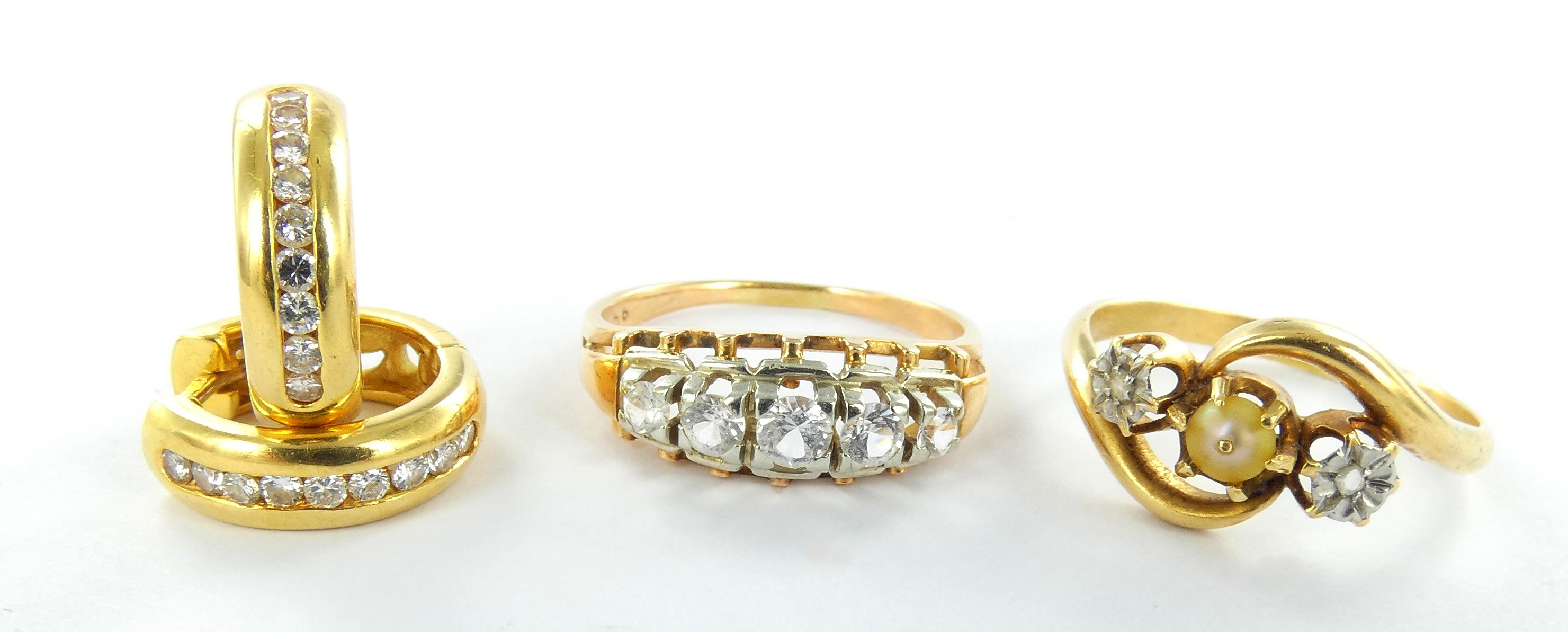 Lot 16 — 1 Bague Or 750 mil. Poinçonnée, pierres, T 56, 3g, 1 Bague O