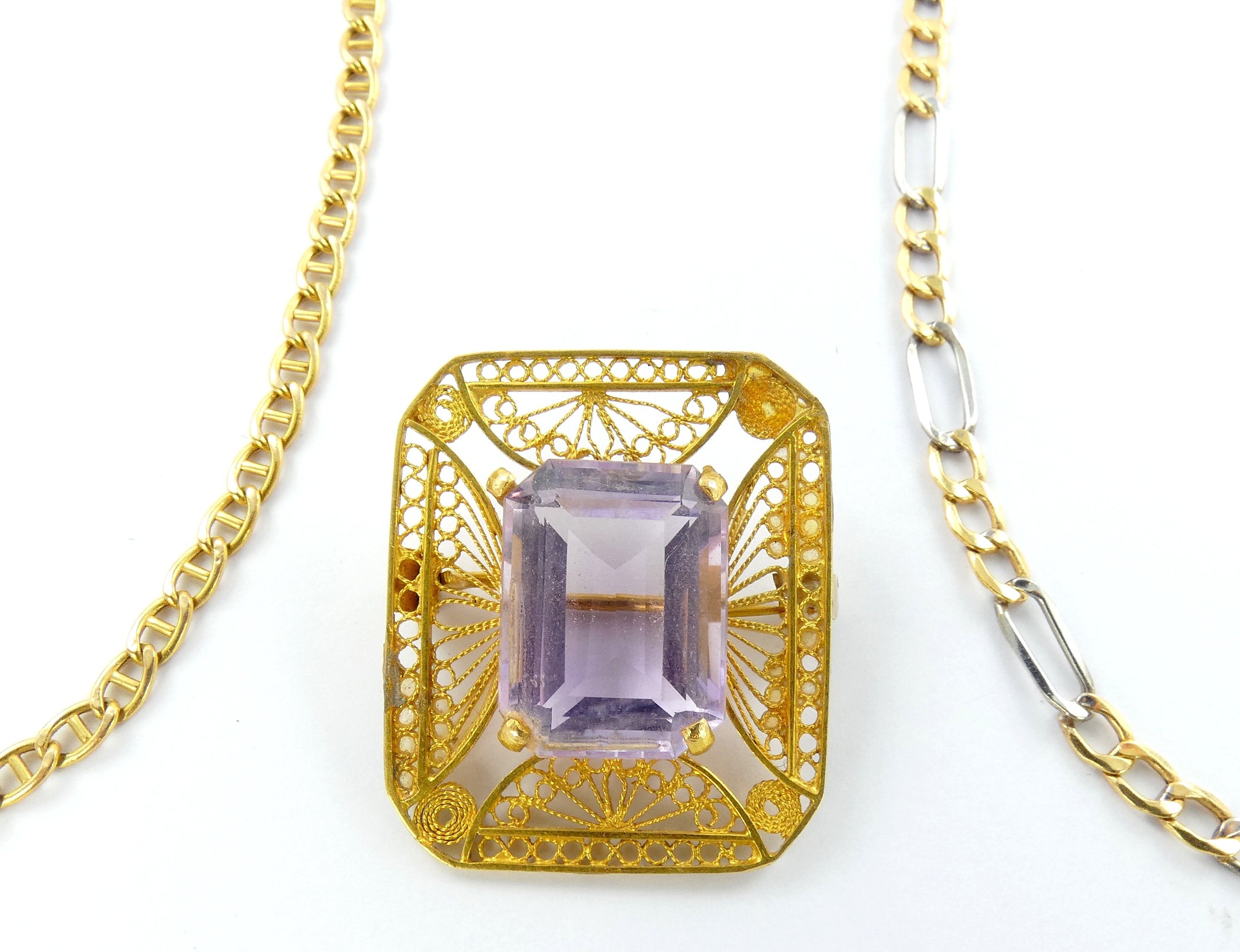 Lot 28 — 1 Chaîne Or 375 mil. cassée, incomplète, 3.7g, 1 Chaîne Or 3