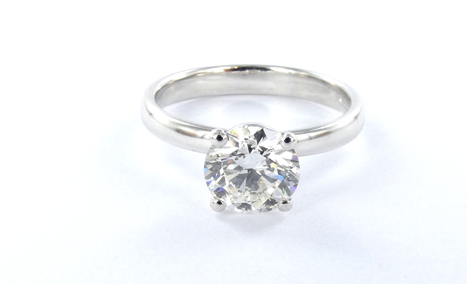 Lot 6 — 1 Bague Or 750 mil. Non poinçonnée, sertie d'un brillant sol